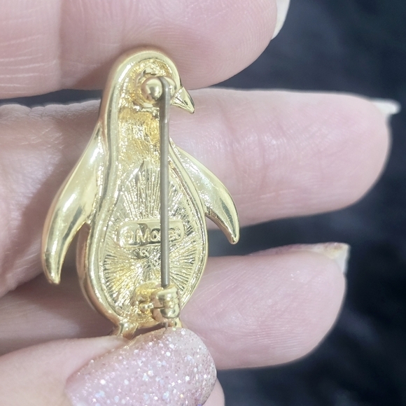 Monet Jewelry Two gold-tone leaf and penguin brooches - Picture 6 of 7